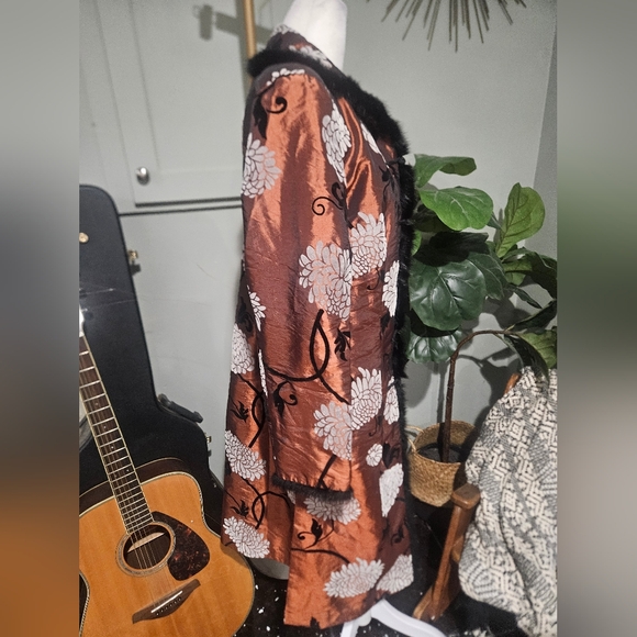 GRACE CHUANG New York Floral Brocade Longline Jacket with Faux Fur Trim.Bronze.M - Picture 13 of 16